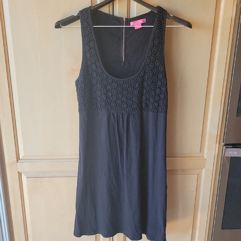 Black Sleeveless Dress With Lace